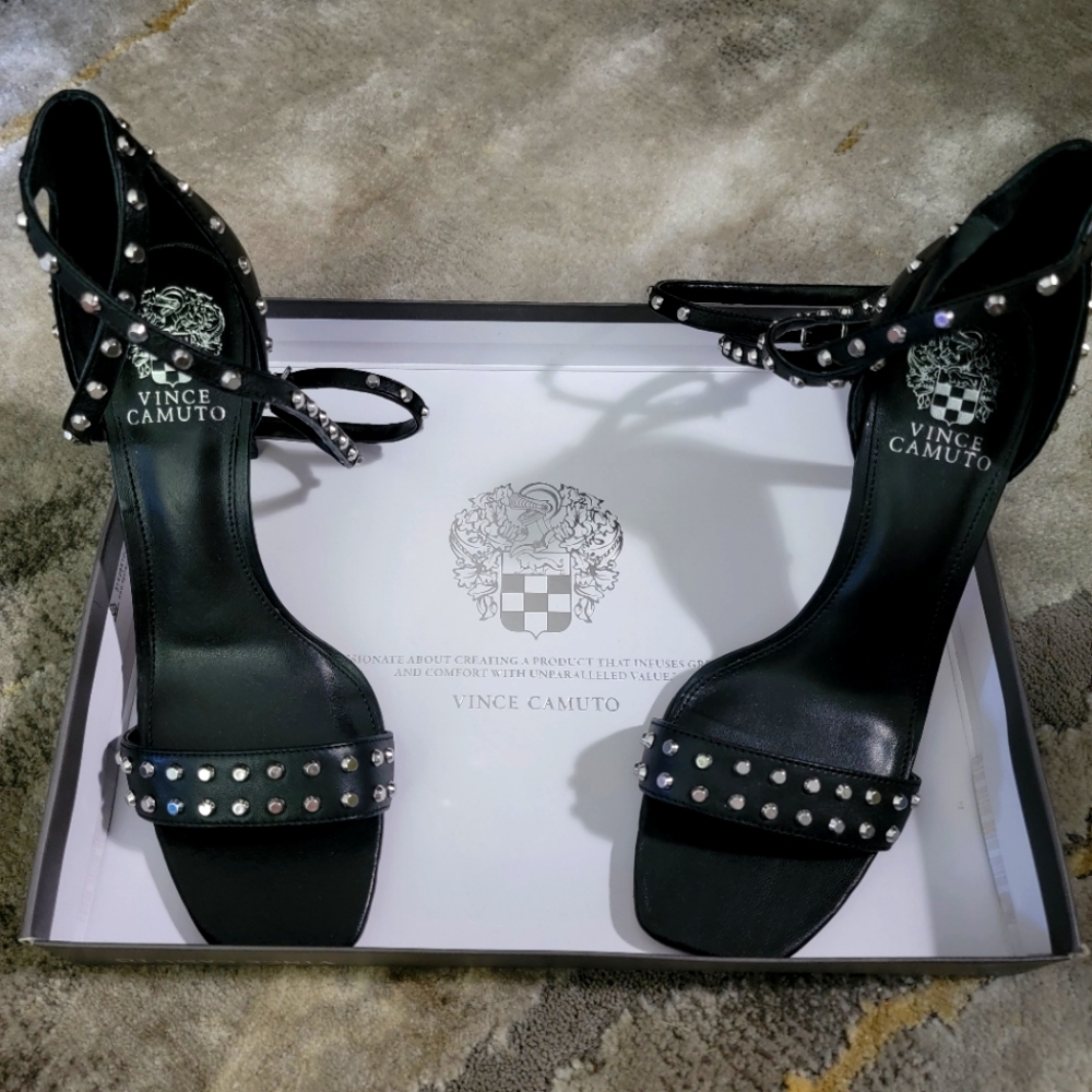 Vince camuto heels size 9